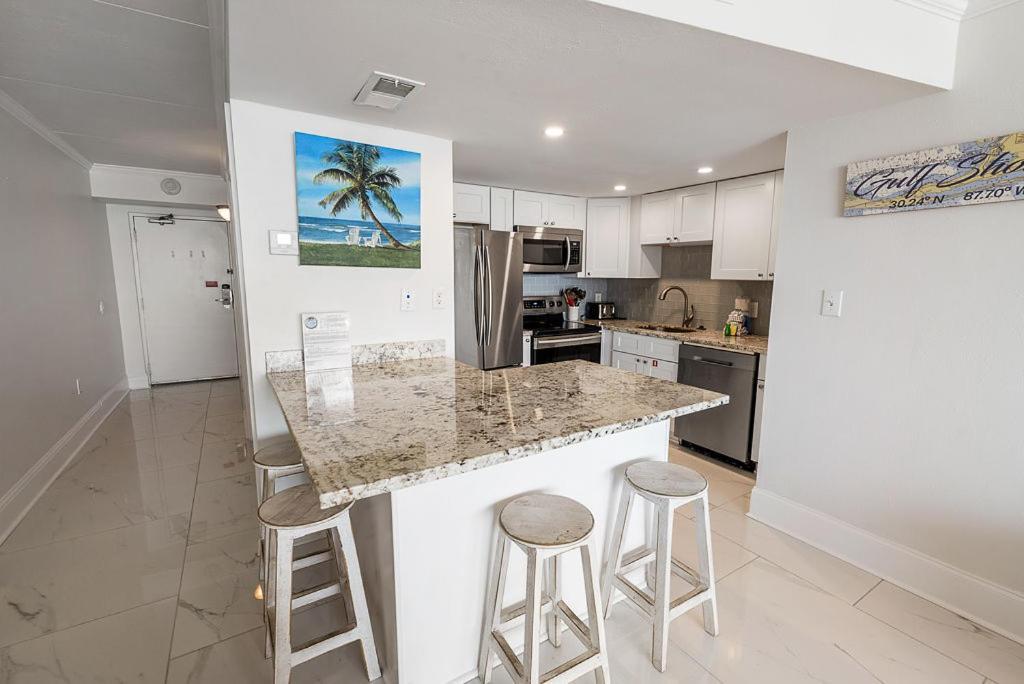 Island Winds East 308 By Albvr - Beautifully Renovated Beachfront Condo & Steps Away From Hangout & More! Gulf Shores Zewnętrze zdjęcie